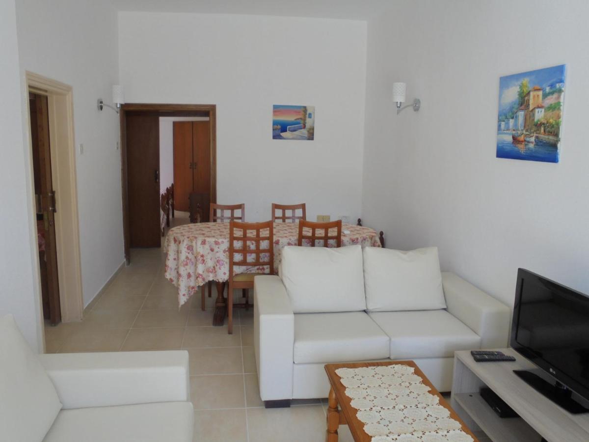 Niki Court Holiday Apartments Pafos Zewnętrze zdjęcie