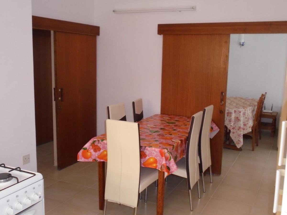Niki Court Holiday Apartments Pafos Zewnętrze zdjęcie