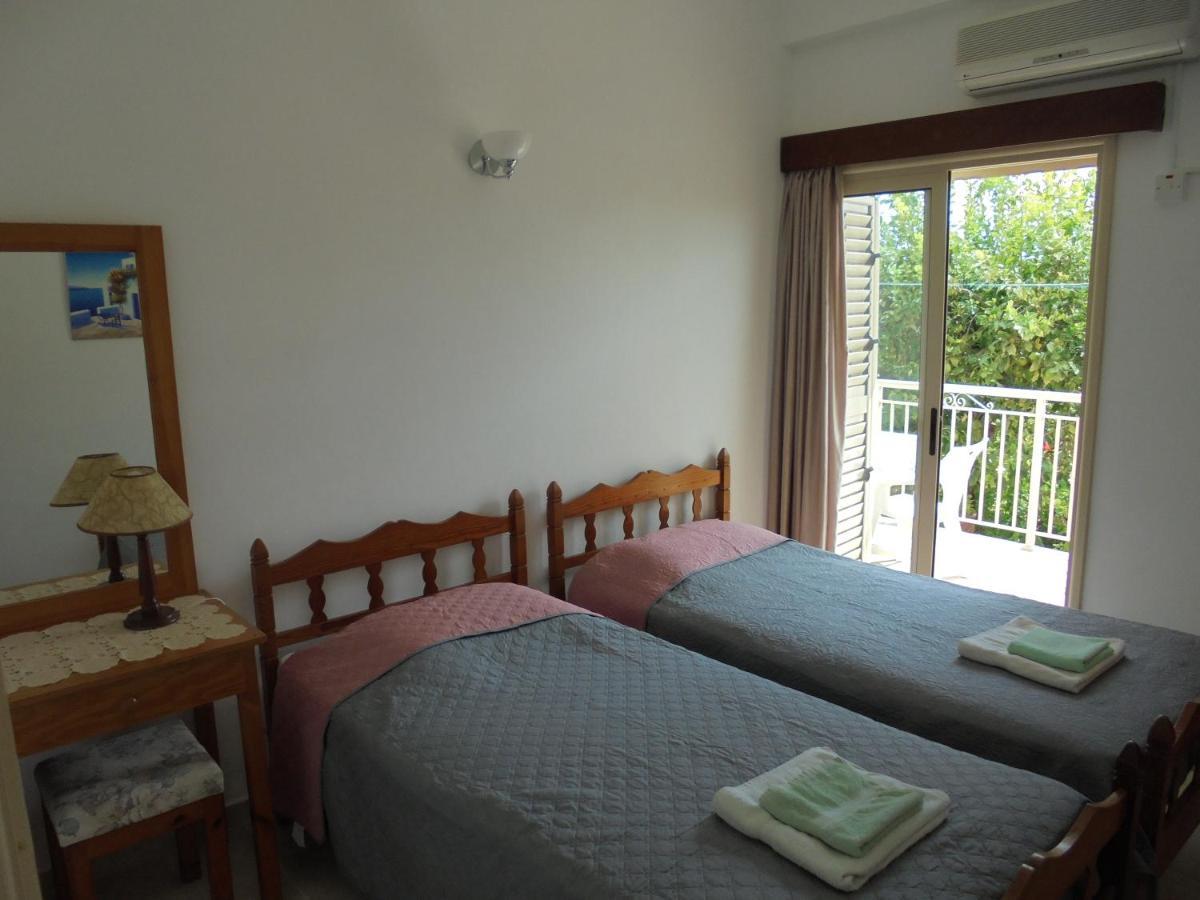 Niki Court Holiday Apartments Pafos Zewnętrze zdjęcie