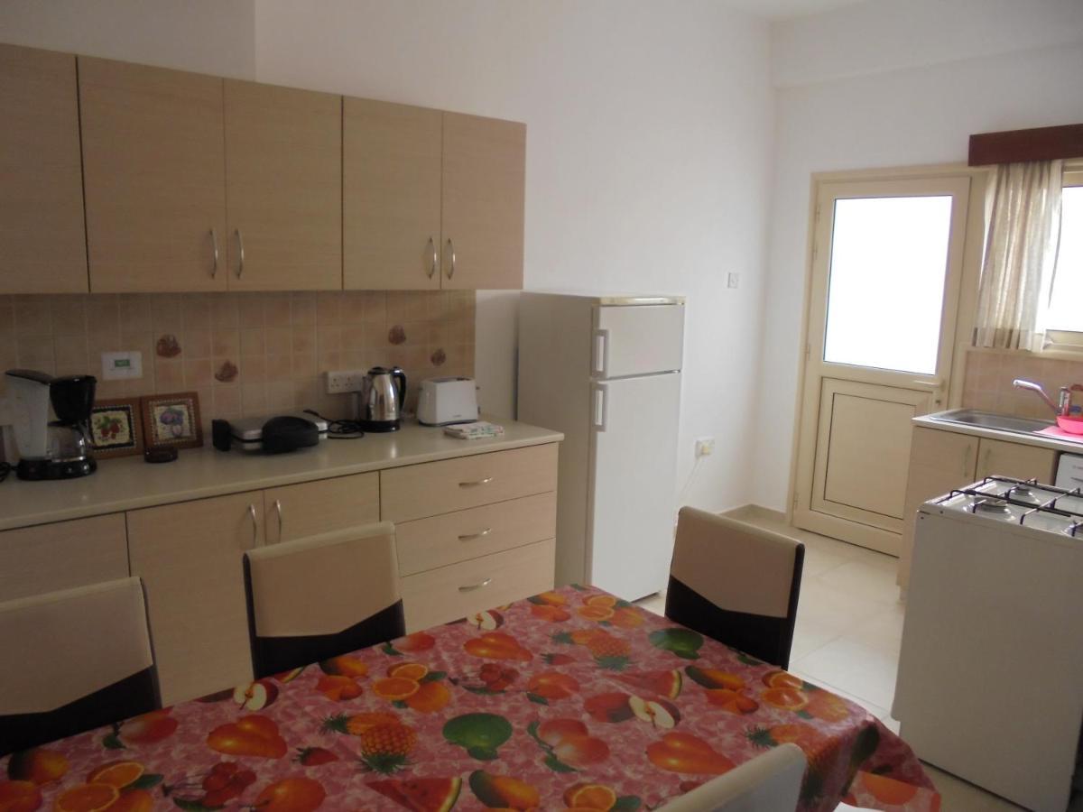 Niki Court Holiday Apartments Pafos Zewnętrze zdjęcie