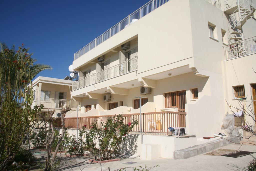 Niki Court Holiday Apartments Pafos Pokój zdjęcie