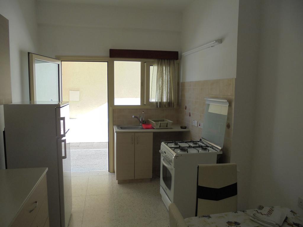 Niki Court Holiday Apartments Pafos Zewnętrze zdjęcie
