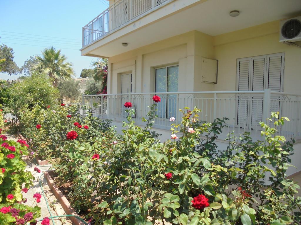 Niki Court Holiday Apartments Pafos Zewnętrze zdjęcie
