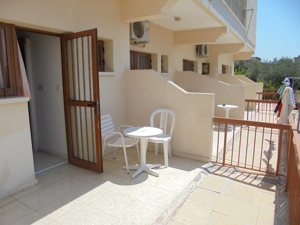 Niki Court Holiday Apartments Pafos Zewnętrze zdjęcie