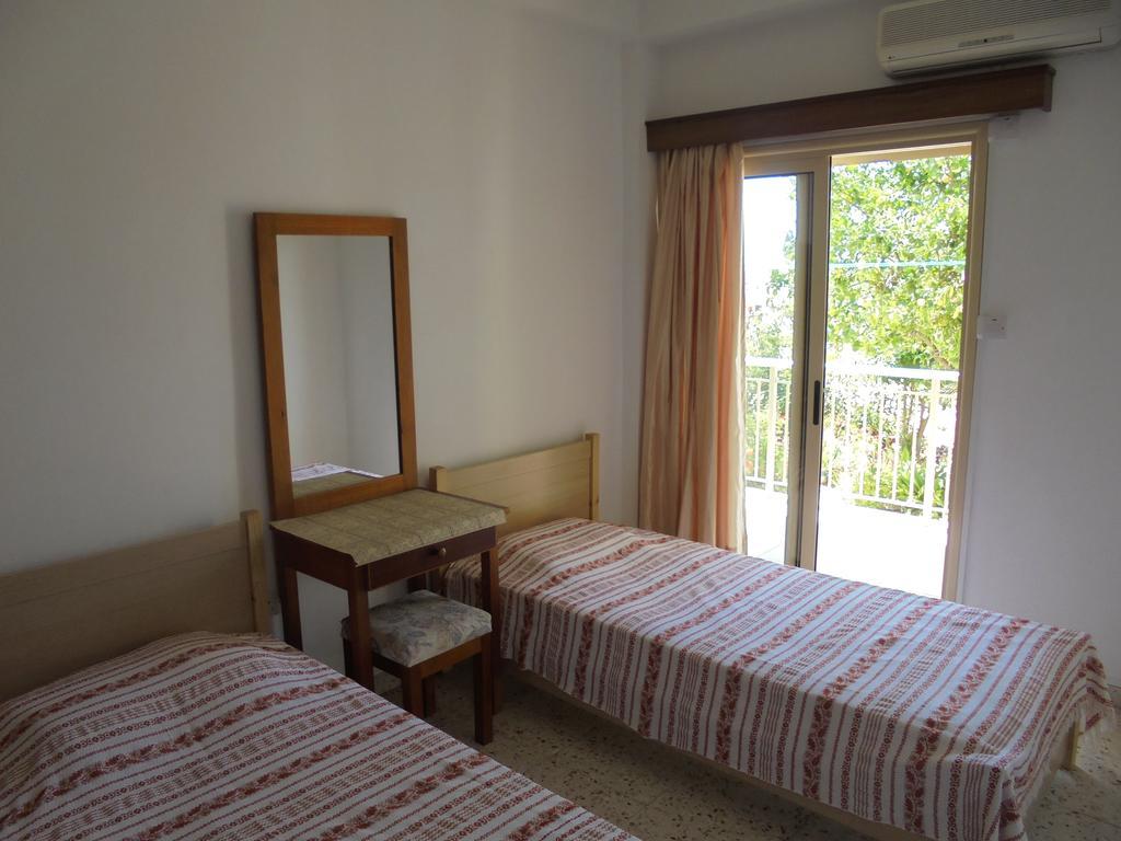 Niki Court Holiday Apartments Pafos Zewnętrze zdjęcie