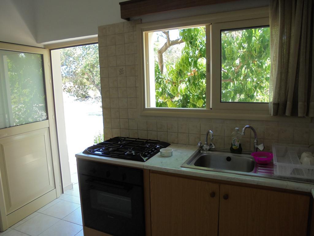 Niki Court Holiday Apartments Pafos Zewnętrze zdjęcie