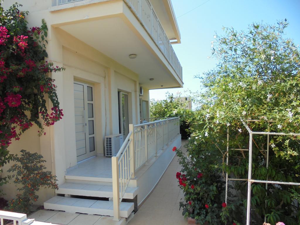Niki Court Holiday Apartments Pafos Zewnętrze zdjęcie