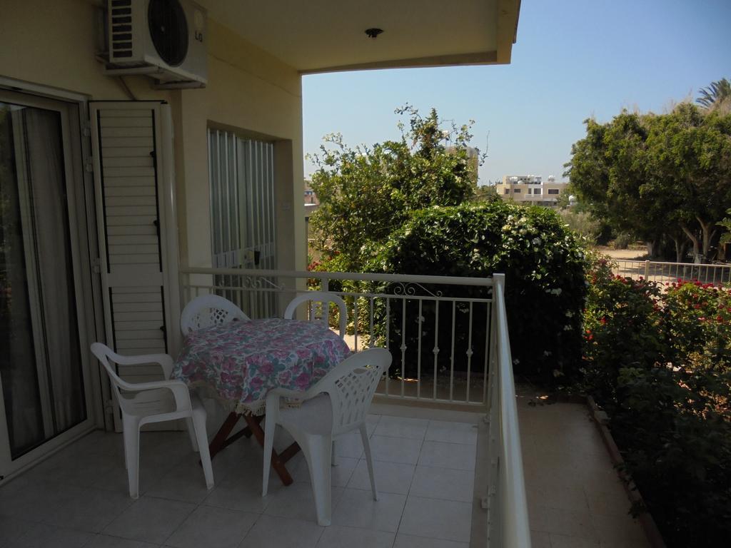 Niki Court Holiday Apartments Pafos Zewnętrze zdjęcie