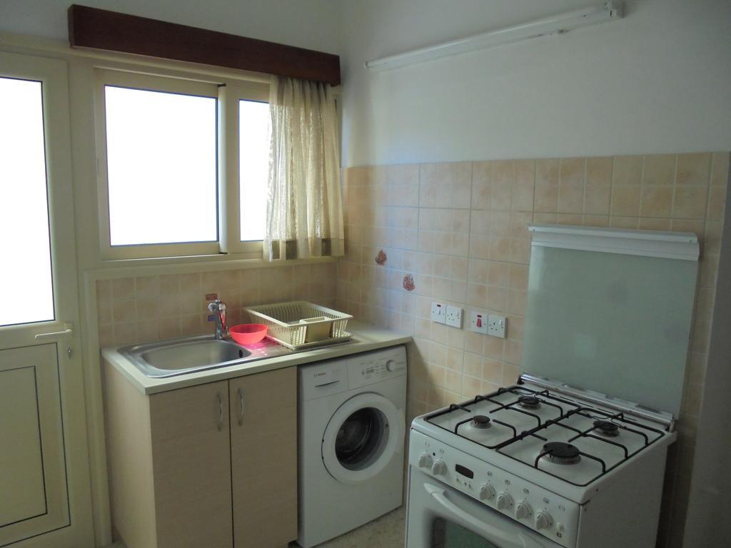 Niki Court Holiday Apartments Pafos Zewnętrze zdjęcie