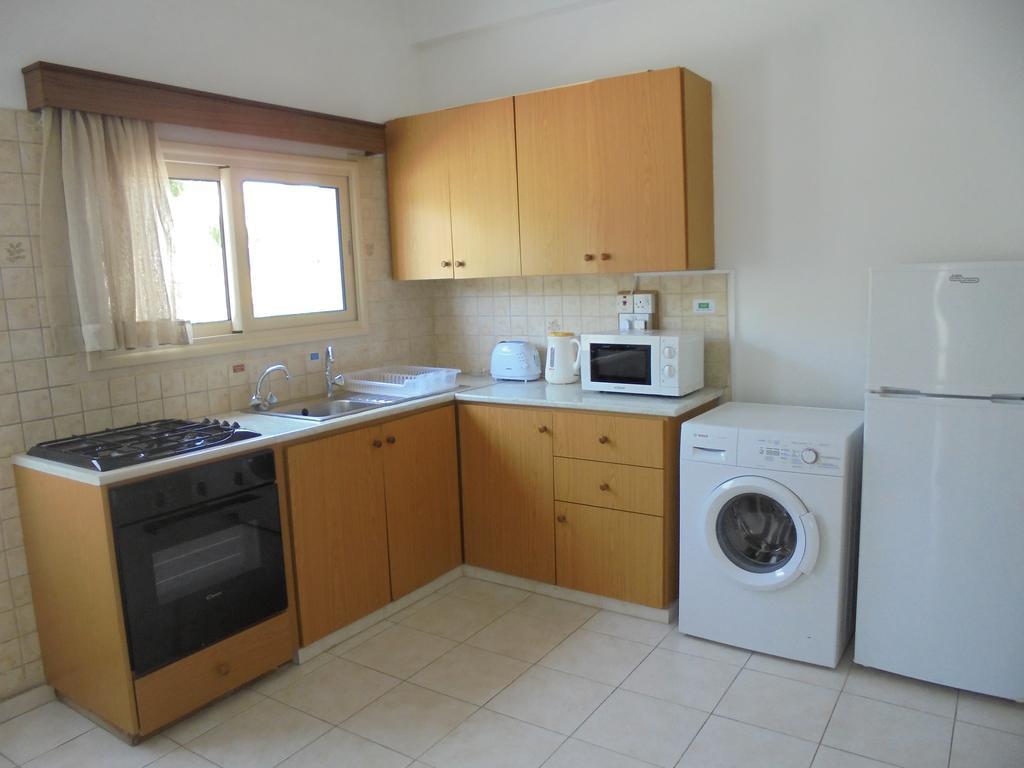 Niki Court Holiday Apartments Pafos Zewnętrze zdjęcie